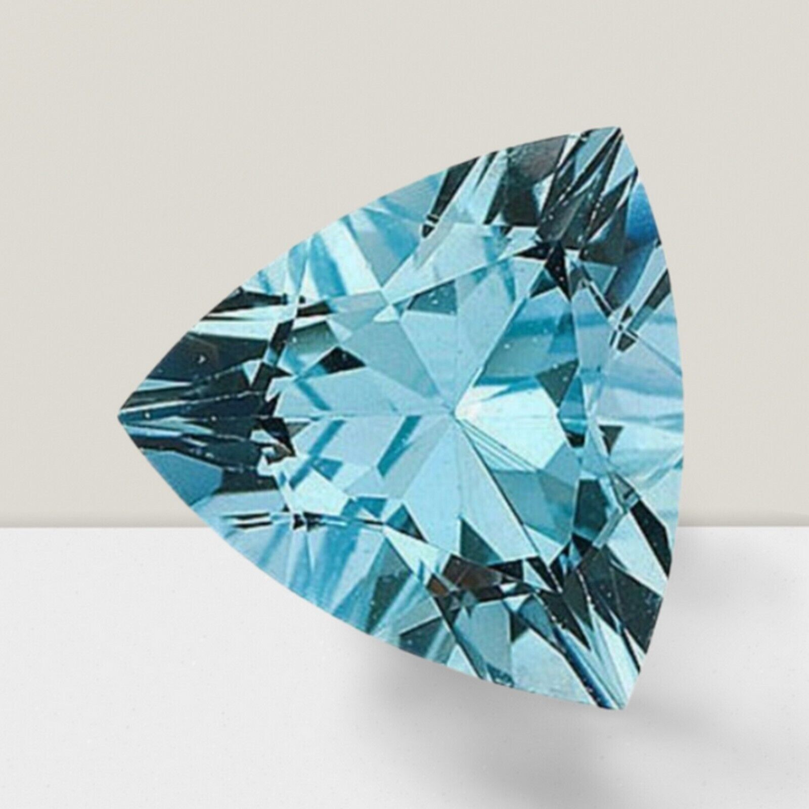Aquamarine Trillion Cut Gemstone 2.6 Cts – 10 mm AAA+ Loose Gem