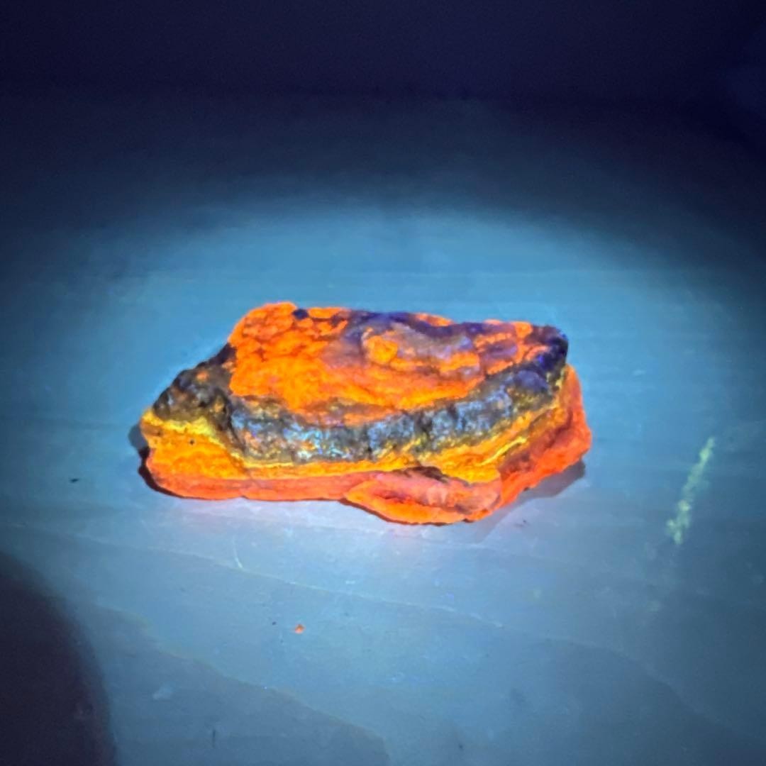 Hokkaidoite Hokkaido Stone Fluorescent Natural Mineral Opal 8 x 4cm 105g Japan