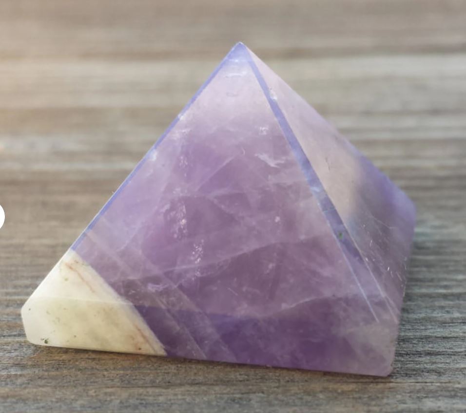 NATURAL AMETHYST SMALL GEMSTONE PYRAMID 20-22mm