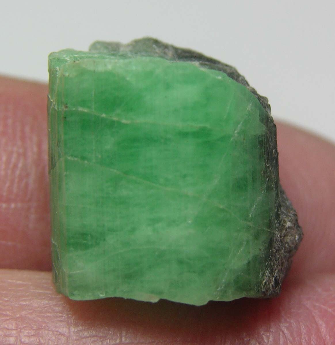 23.05ct HaGiang Province Vietnam 100% Natural Emerald Crystal Specimen 4.6g 15mm