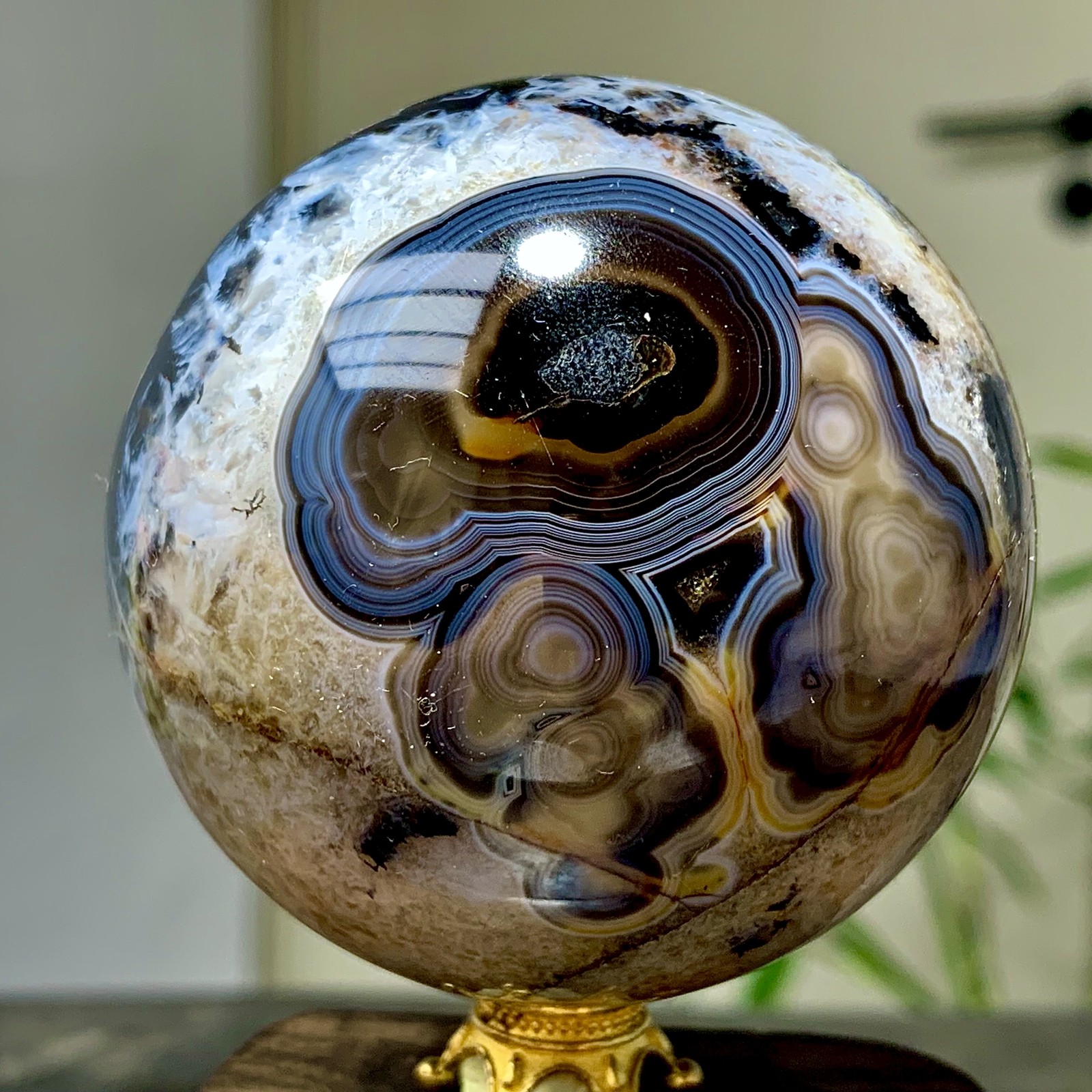 300G Natural black stripe agate sphere Crystal Ball Madagascar mineral