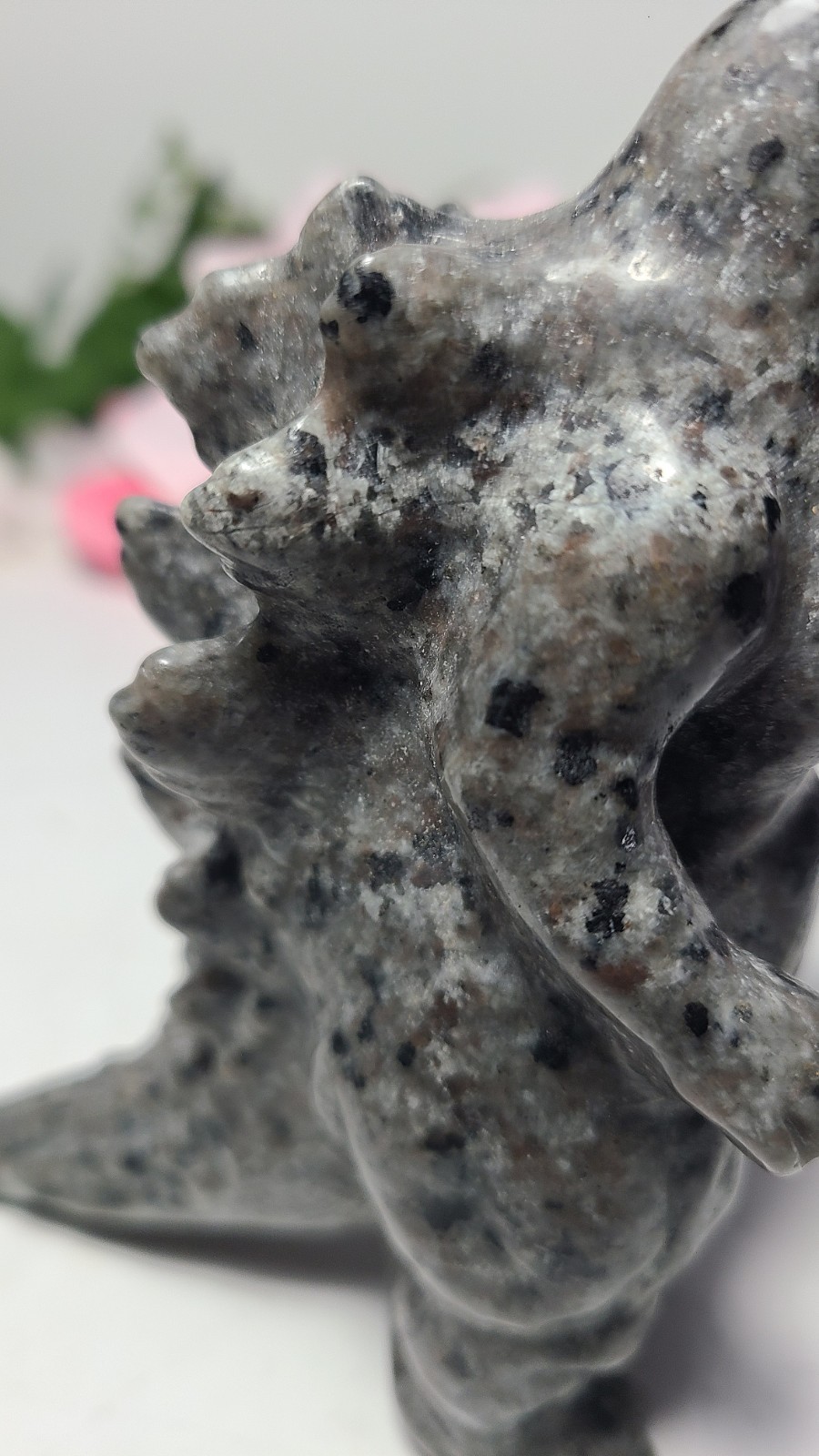 4.6″ 364g Awesome UV Reactive Yooperlite Godzilla Crystal Stone Carving Statue