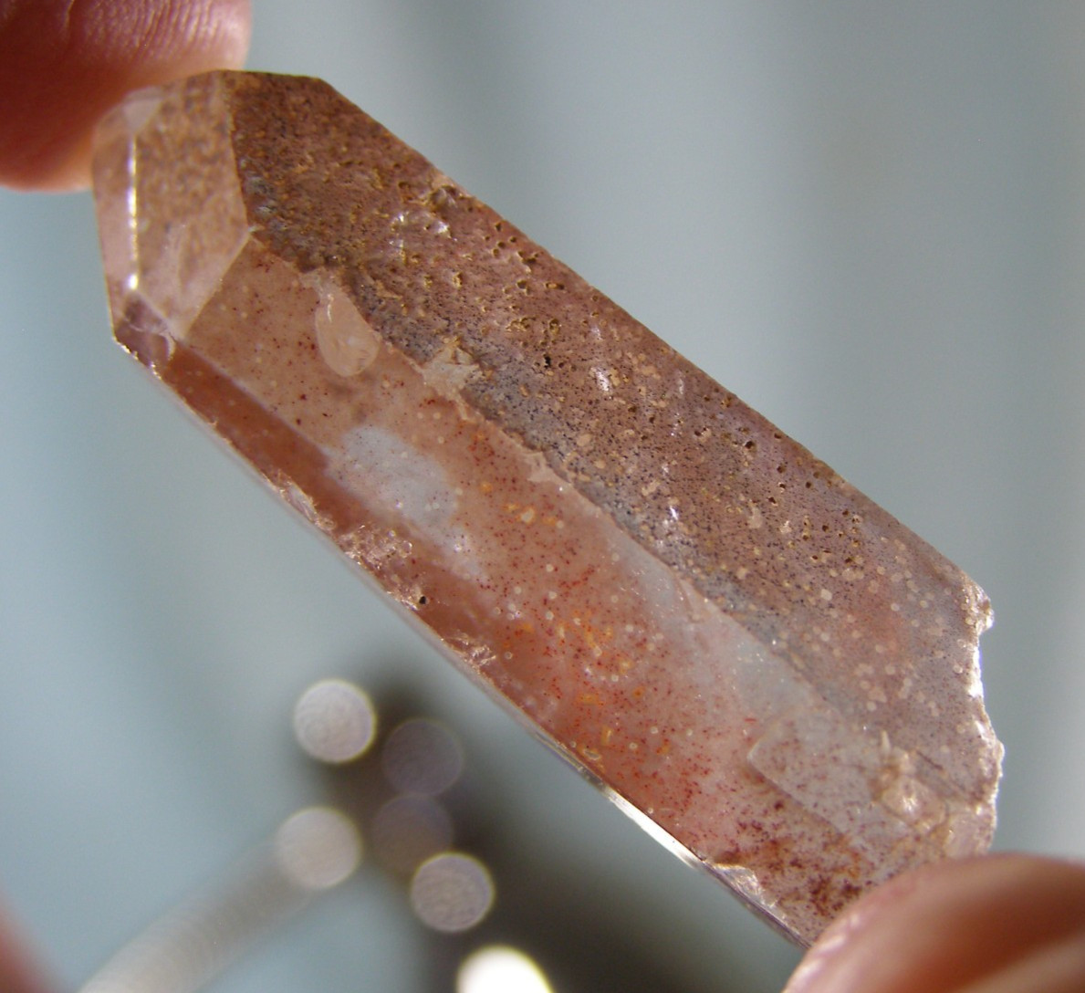 NATURAL LARGE LITHIUM QUARTZ CRYSTAL POINT 4.0 x 1.5 x 1.5 cms 14.22 gms #1