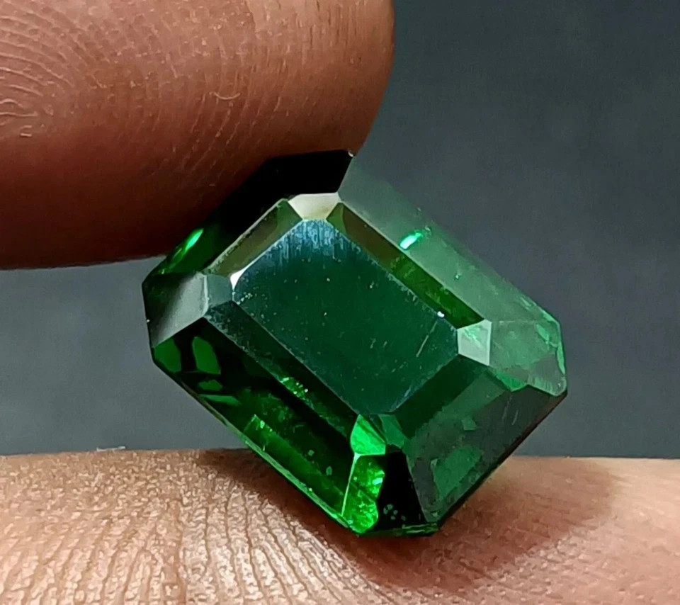 Natural Colombian Green Emerald 20 Ct+ Emerald Cut Loose Gemstone CERTIFIED