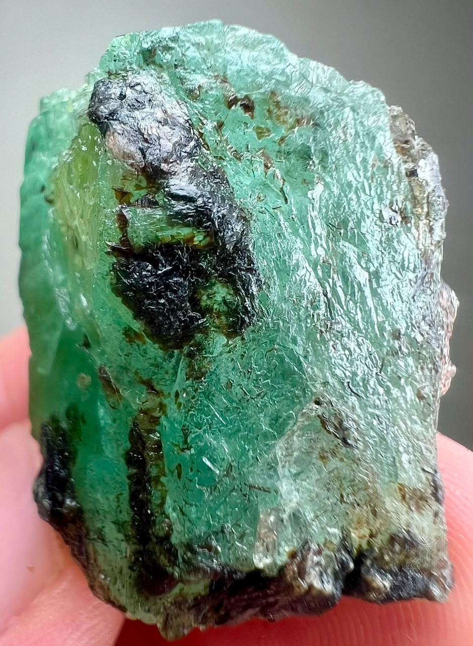 91 CT, Beryl Var! High Quality Natural Emerald Huge Crystal From Kpk Pakistan