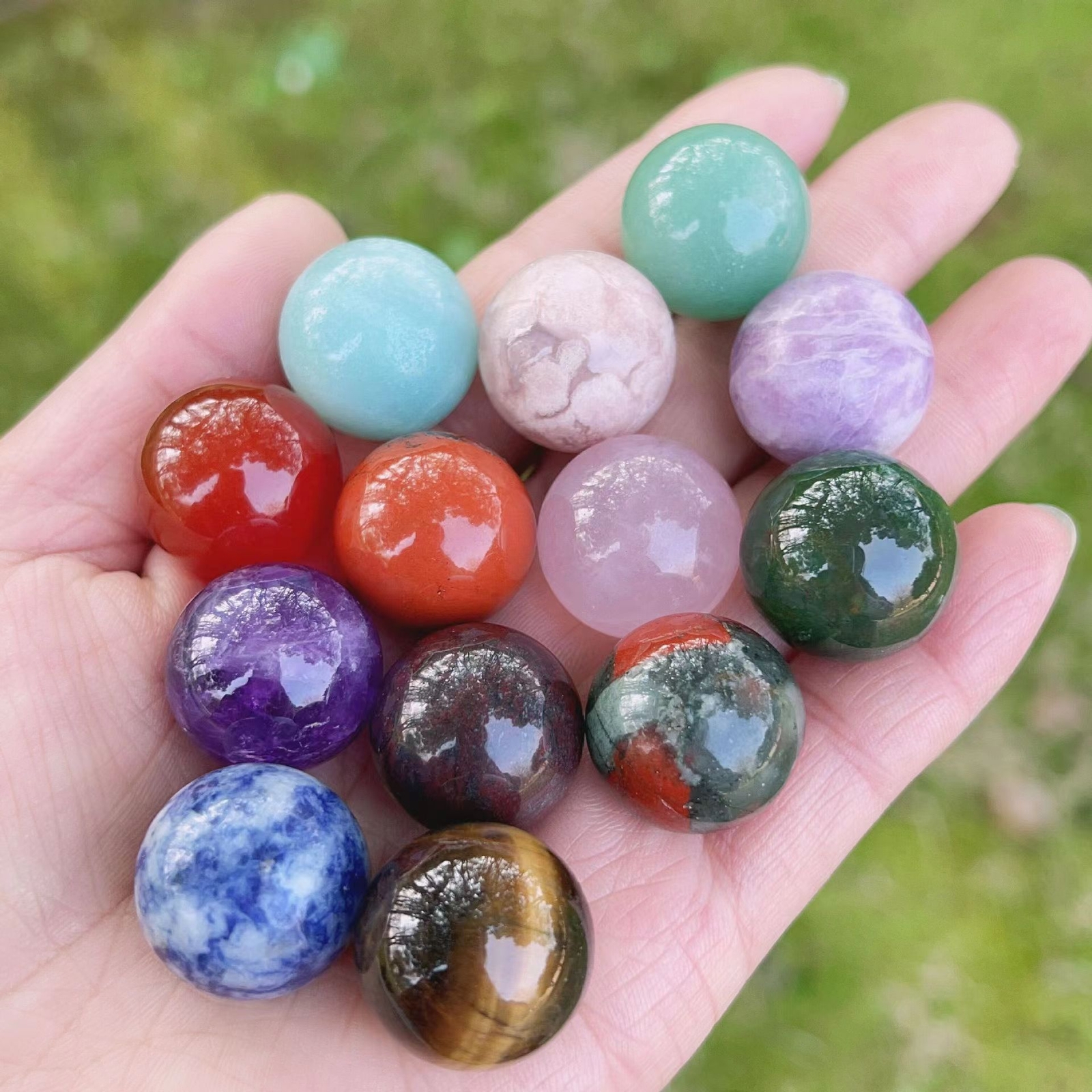 50pc Natural Crystal Non-porous Energy Crystal Sphere of Different Materials