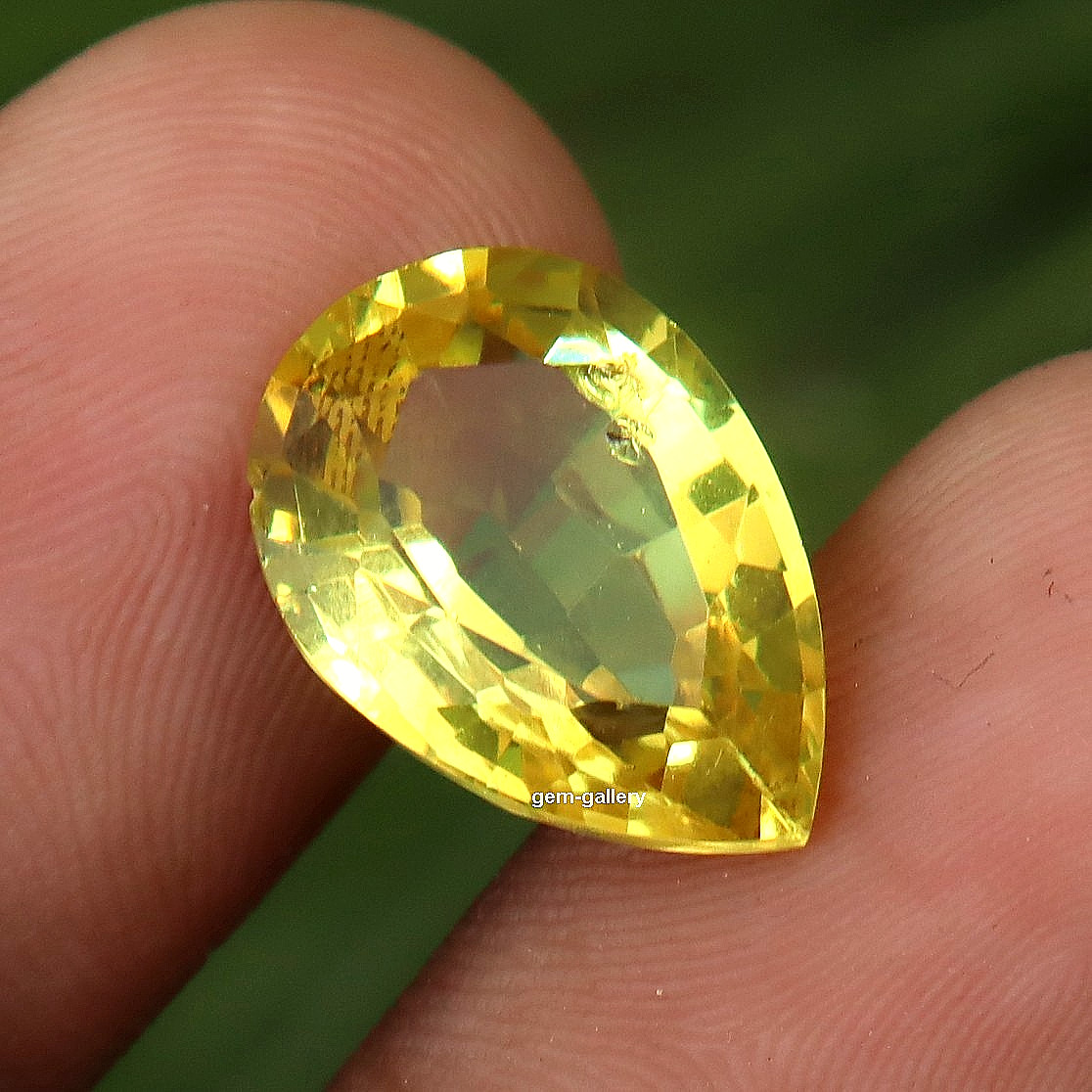 Yellow Sapphire AAA+ Gemstone GGI Certified Loose Gemstone Pear Cut 10 Ct