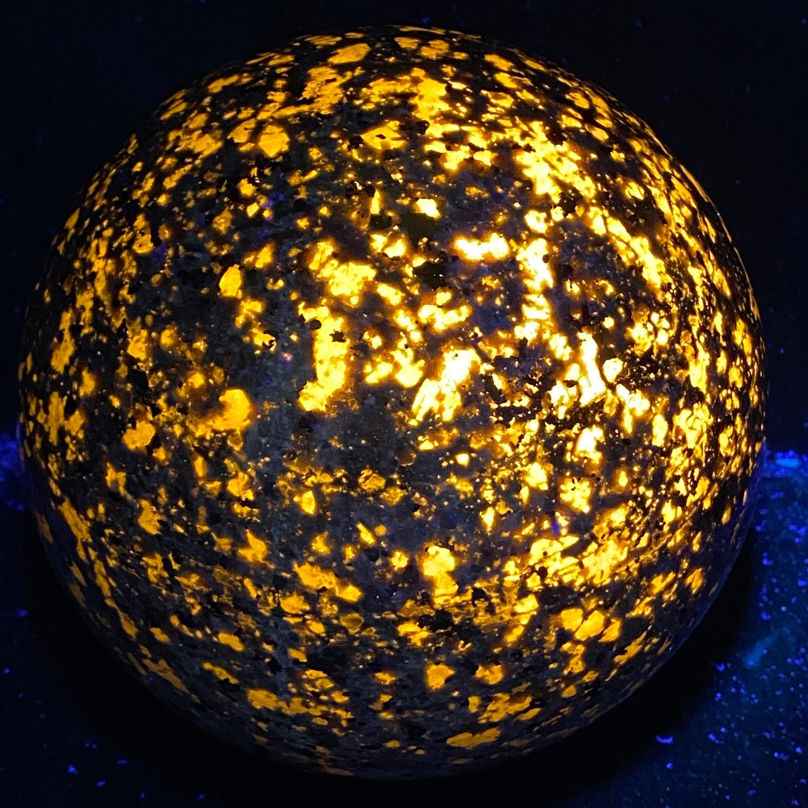 Natural Flame’s stone Sphere crystal ball reiki healing 5660G UV Reactivecrystal