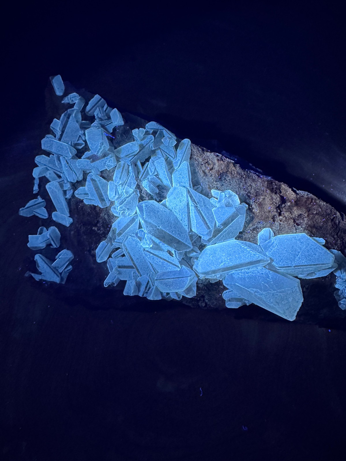 New Find__Large CLEAR Fluorescent BARITE Crystal Cluster___Linwood Mine , Iowa