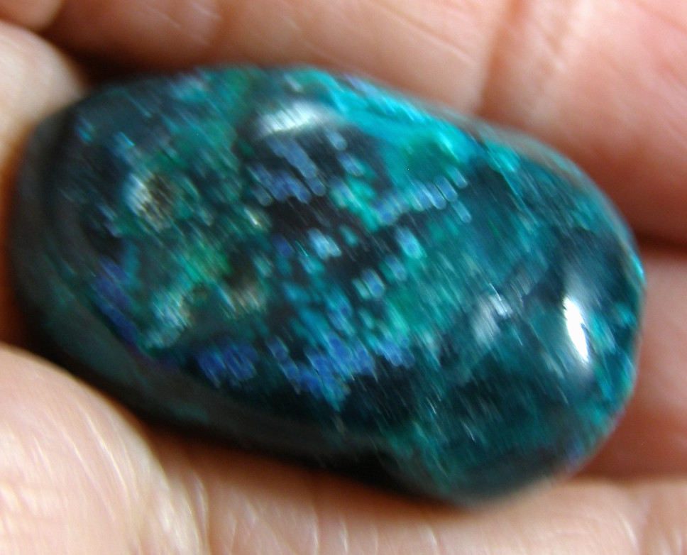 BEAUTIFUL RARE DIOPTASE TUMBLESTONE – 2.5 x 1.5 cms 12.41 gms #B