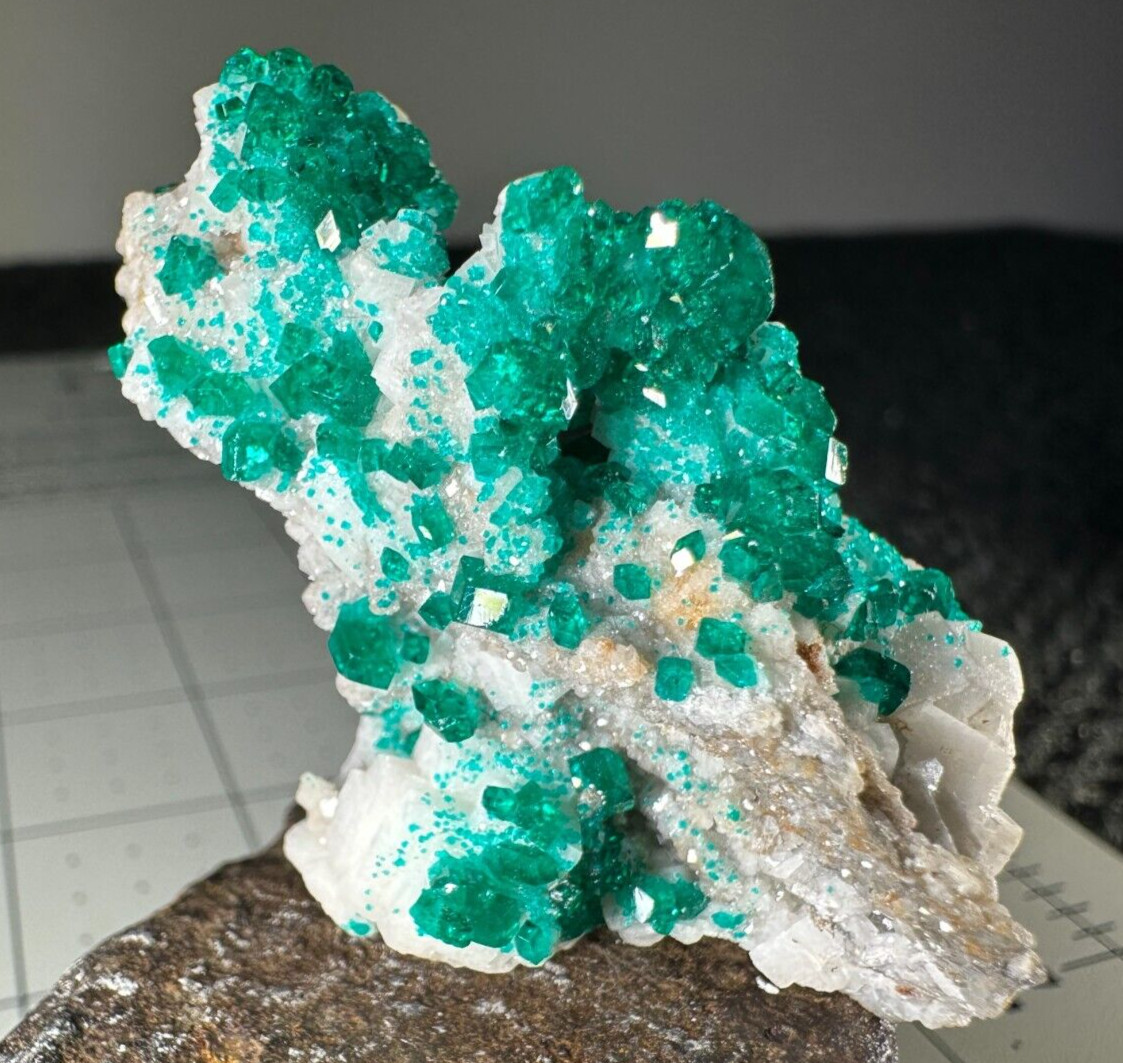 ➤ 2-1/8″ DIOPTASE & CALCITE CRYSTALS – Tsumeb Mine – Namibia Africa VIDEO➤664