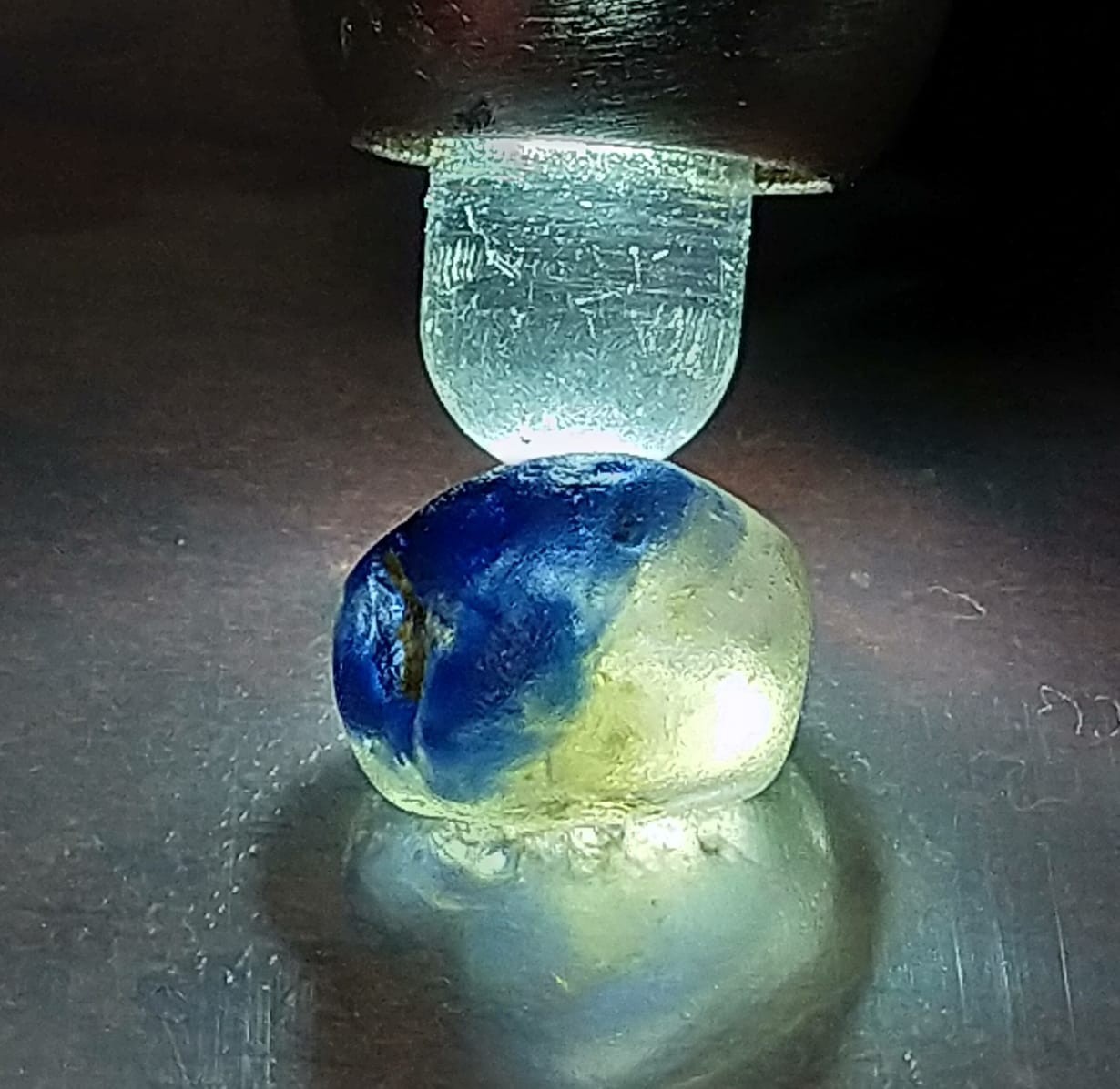 Natural Bi-Colour Sapphire 2.50ct Rough Stone Sri-Lanka.