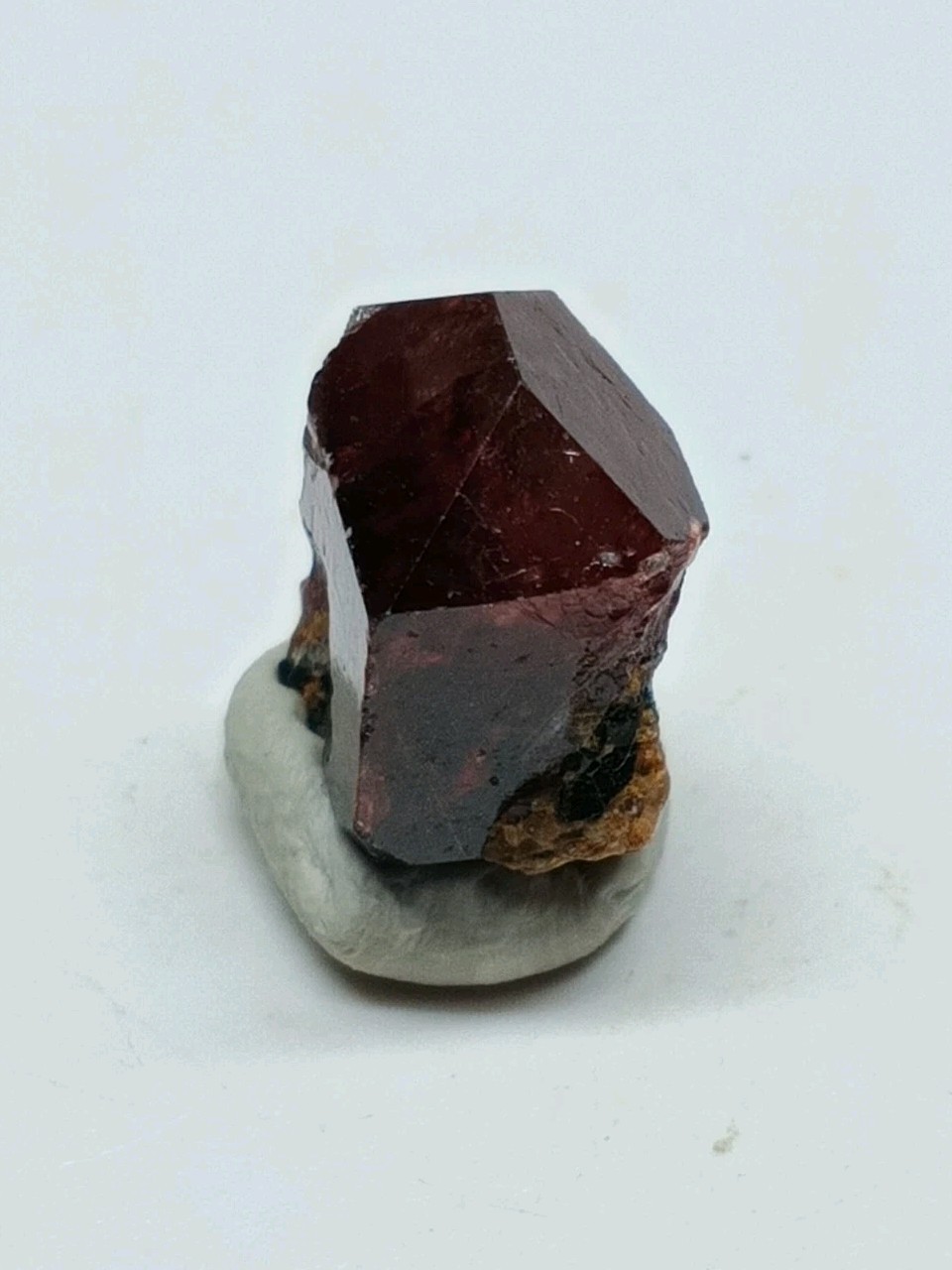 Fire Red Genuine Zircon Specimen 14 Ct X18