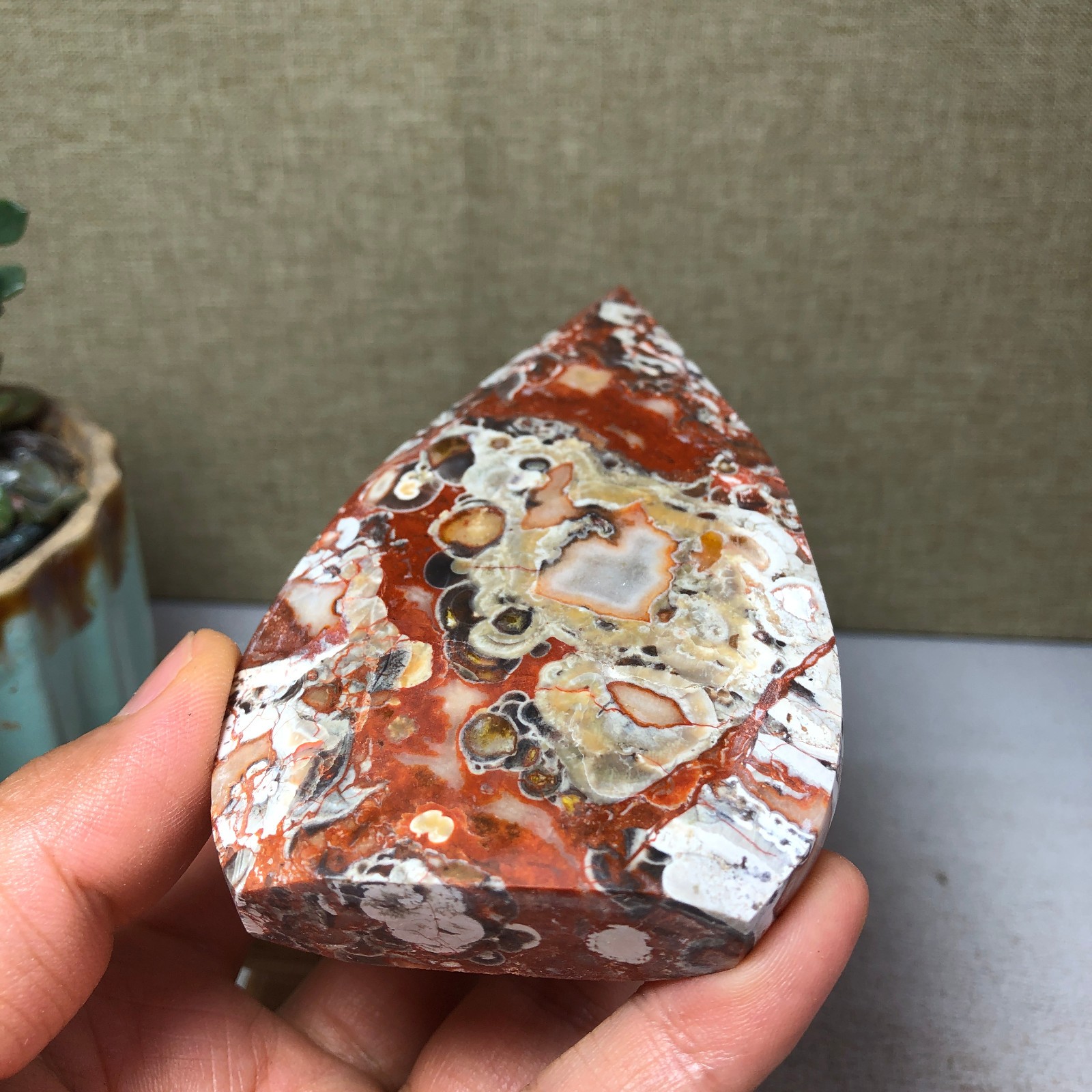 Natural l Indonesian Bloodstone agate point leaf Crystal specimens 152g A4932