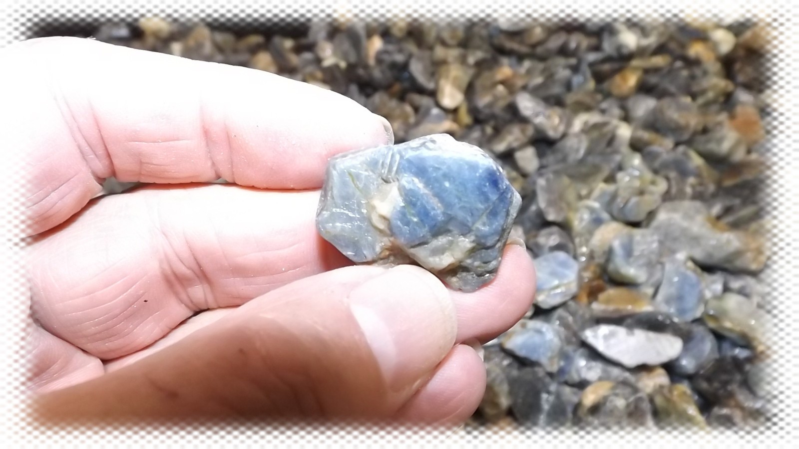 2 lbs : Authentic Blue Sapphire Corundum Natural Rough Gemstone Crystal Pieces