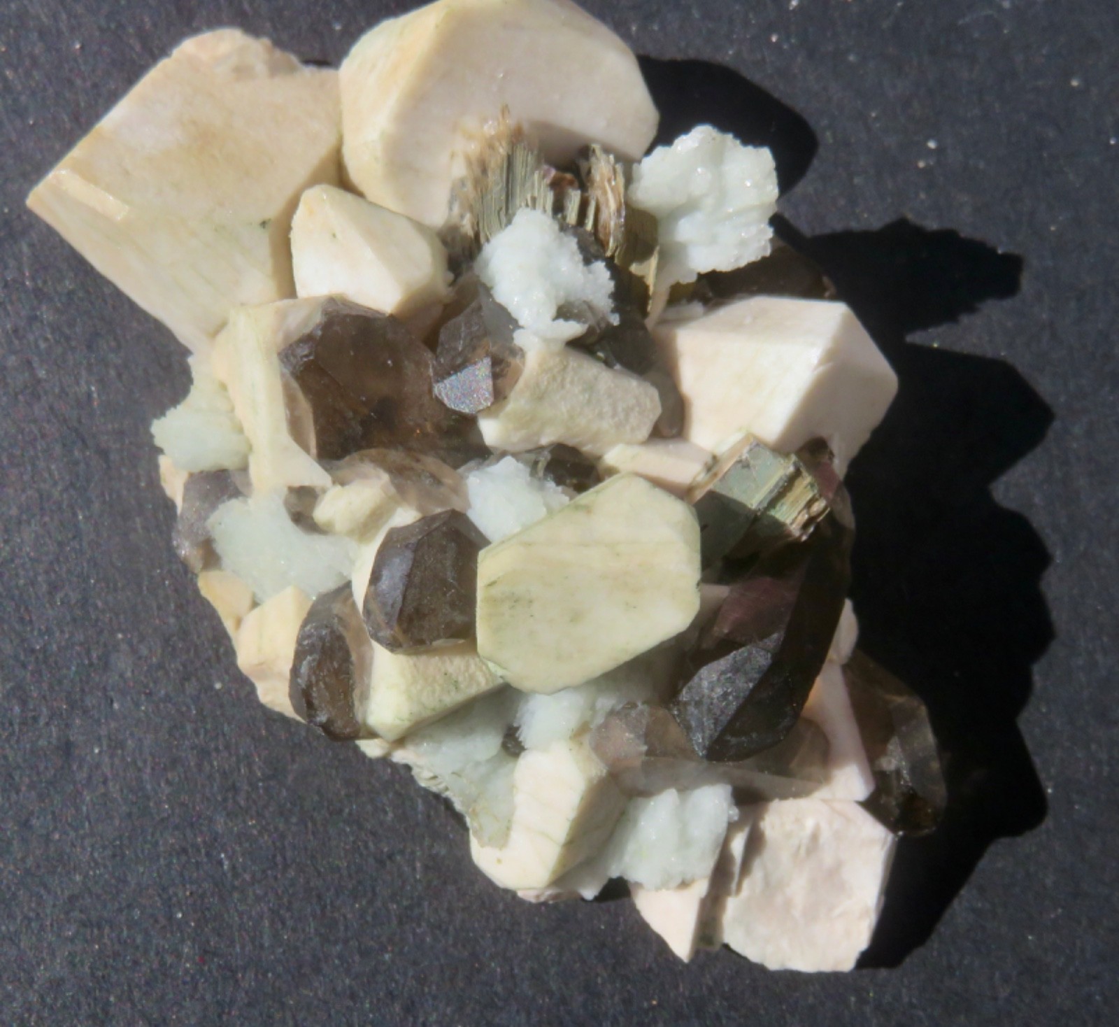 MICROCLINE, ALBITE, SMOKY QUARTZ CRYSTALS – MOAT MOUNTAIN – CONWAY, N.H.