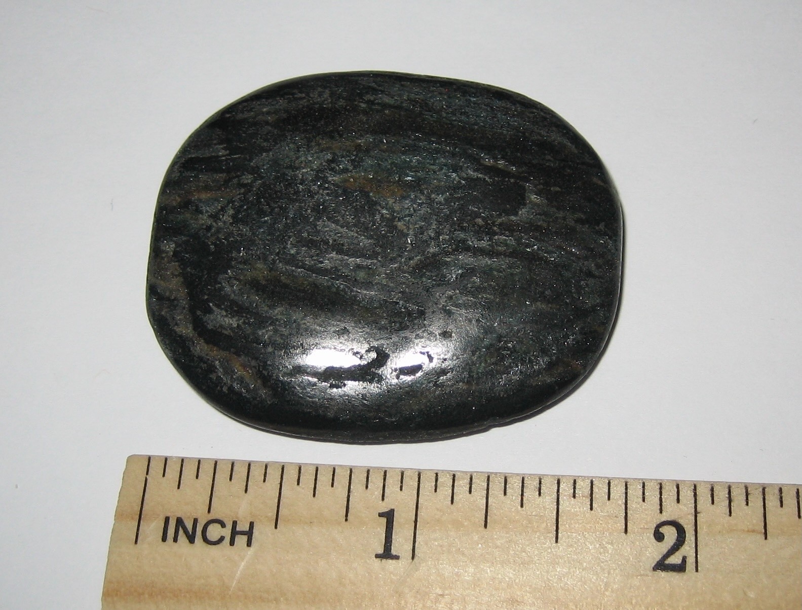 1.8″ RARE TUMBLED POLISHED FLAT ‘ISUA STONE’ PALM STONE MINERAL GREENLAND 29g *2