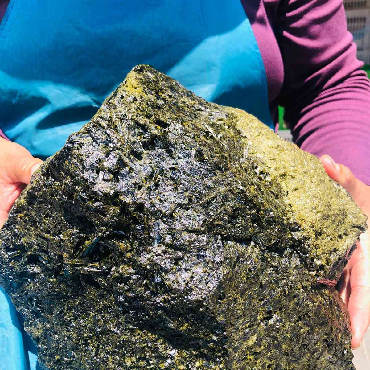 33.06LB Natural green tourmaline mineral quartz crystal specimen specimen REIKI