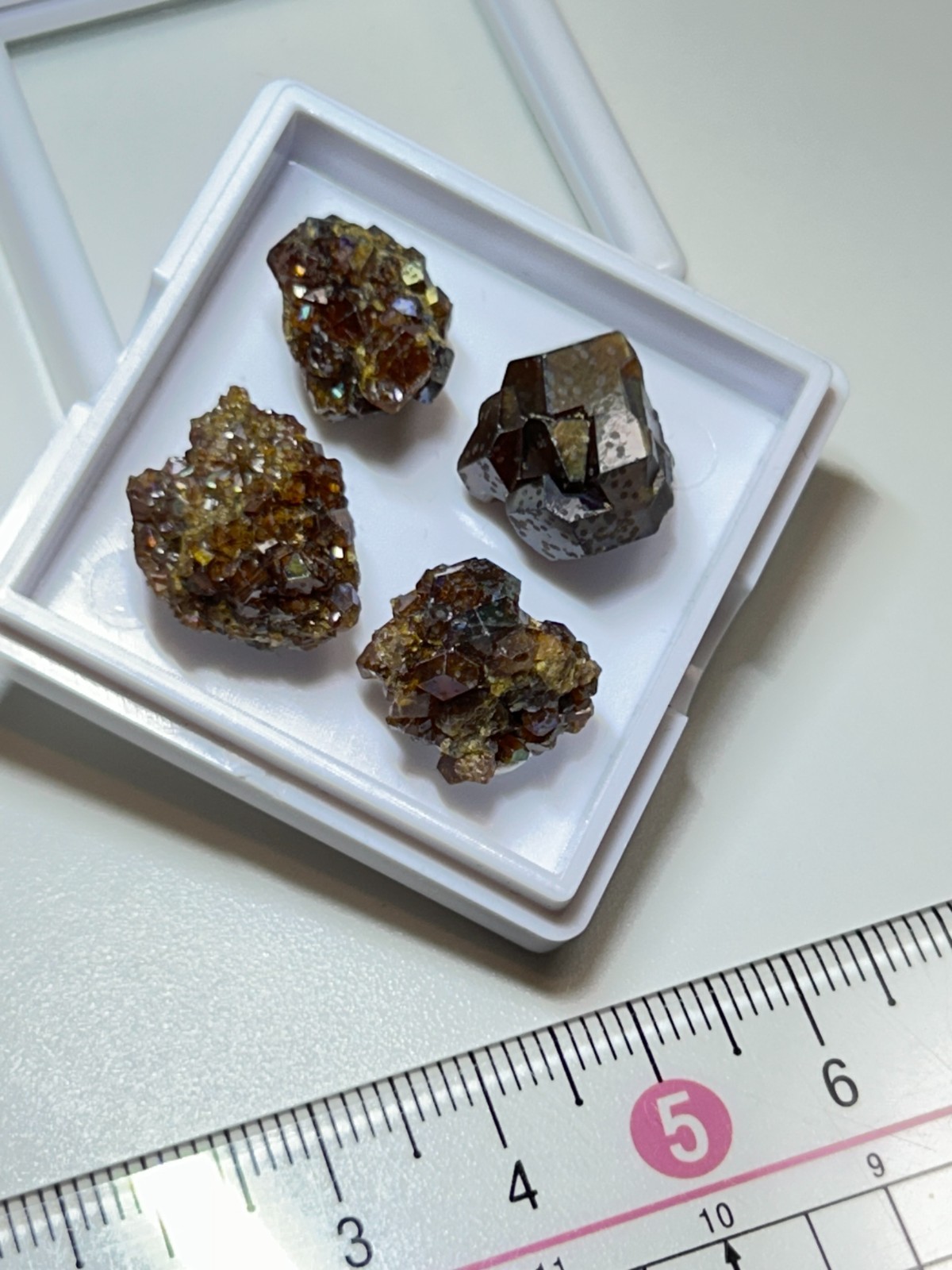 4 Pcs Iridescent Rainbow Garnets cluster from Nara Prefecture, JAPAN #P