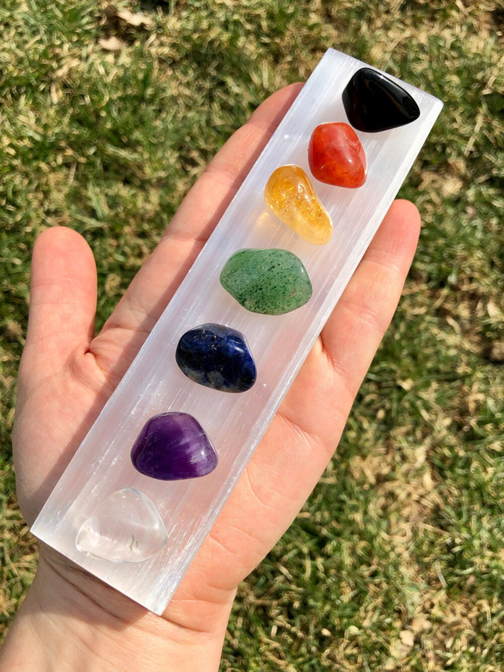 7 Chakra Stones Chunks Set With Selenite Charging Plate & Chakra Healing Guide