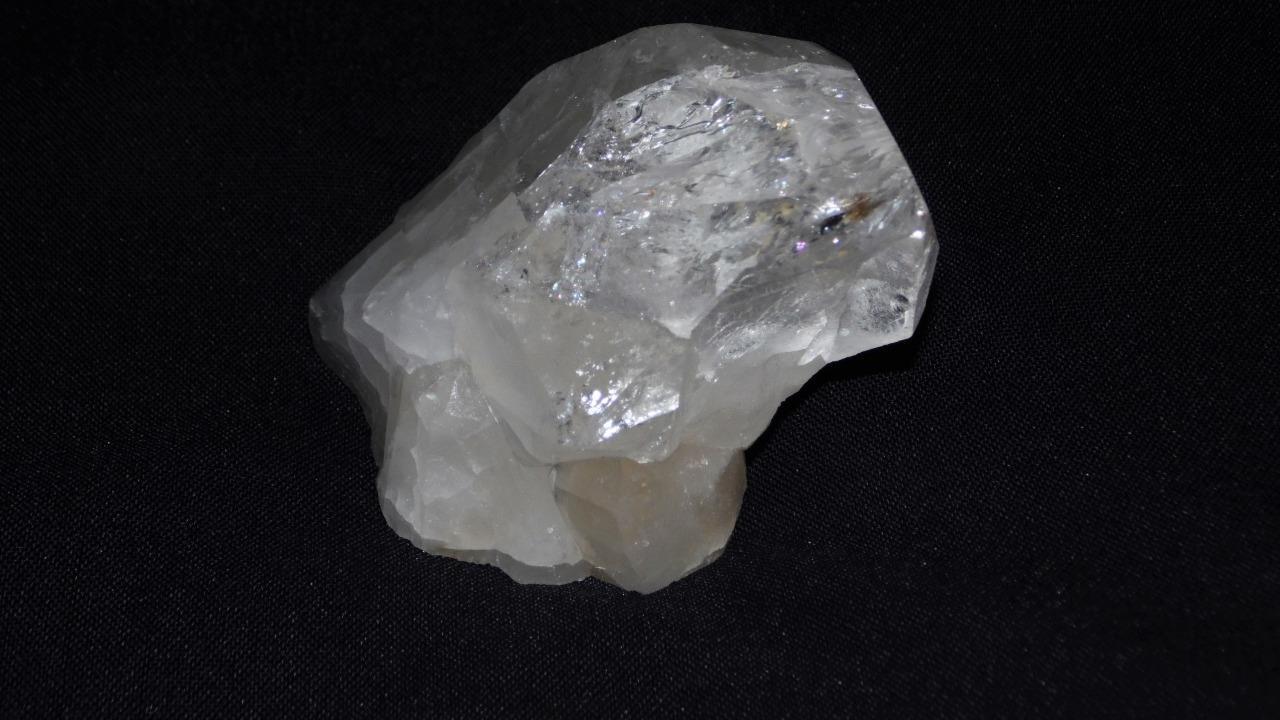 NATURAL CLEAR POINT QUARTZ WHITE RAW STONE EXCELLENT TONE & VIBRATION