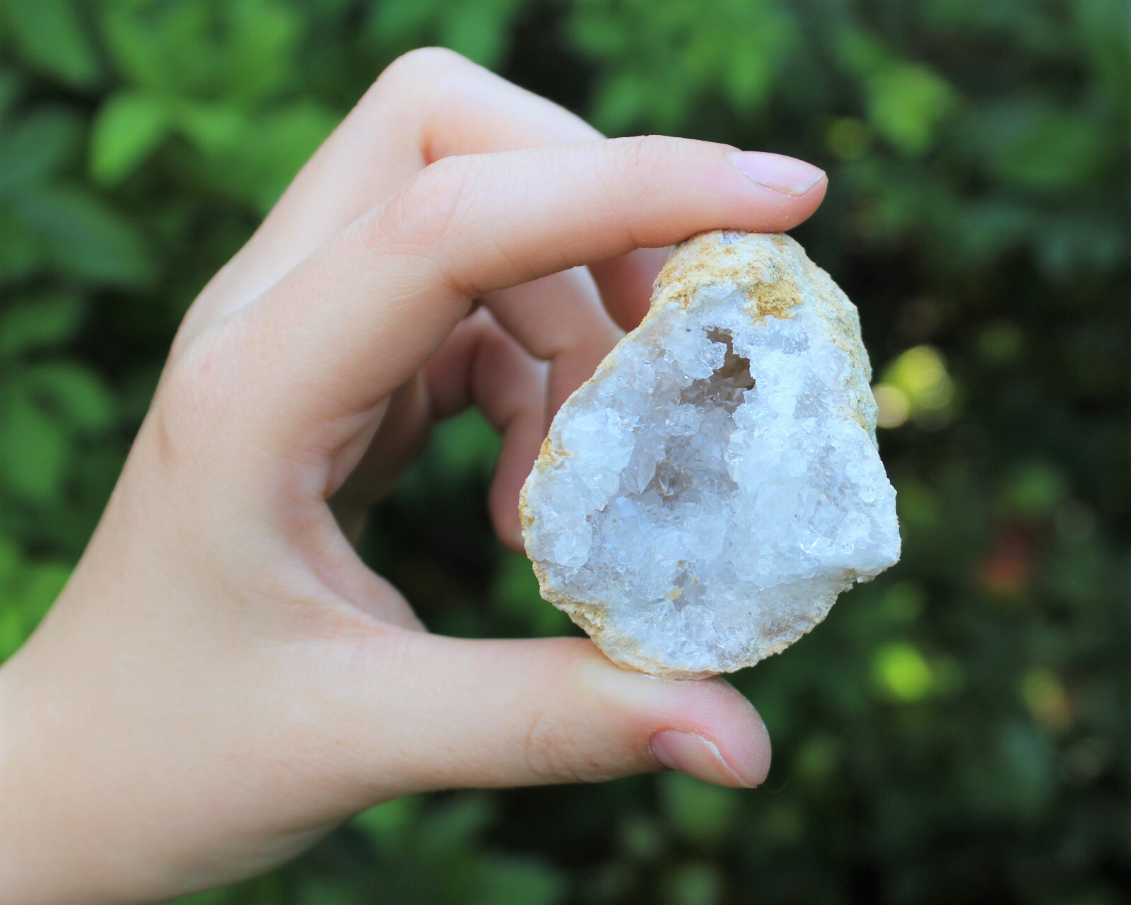 Break Your Own Geodes Gift Box (4 LARGE pcs) Unopened Moroccan Crystal Geodes