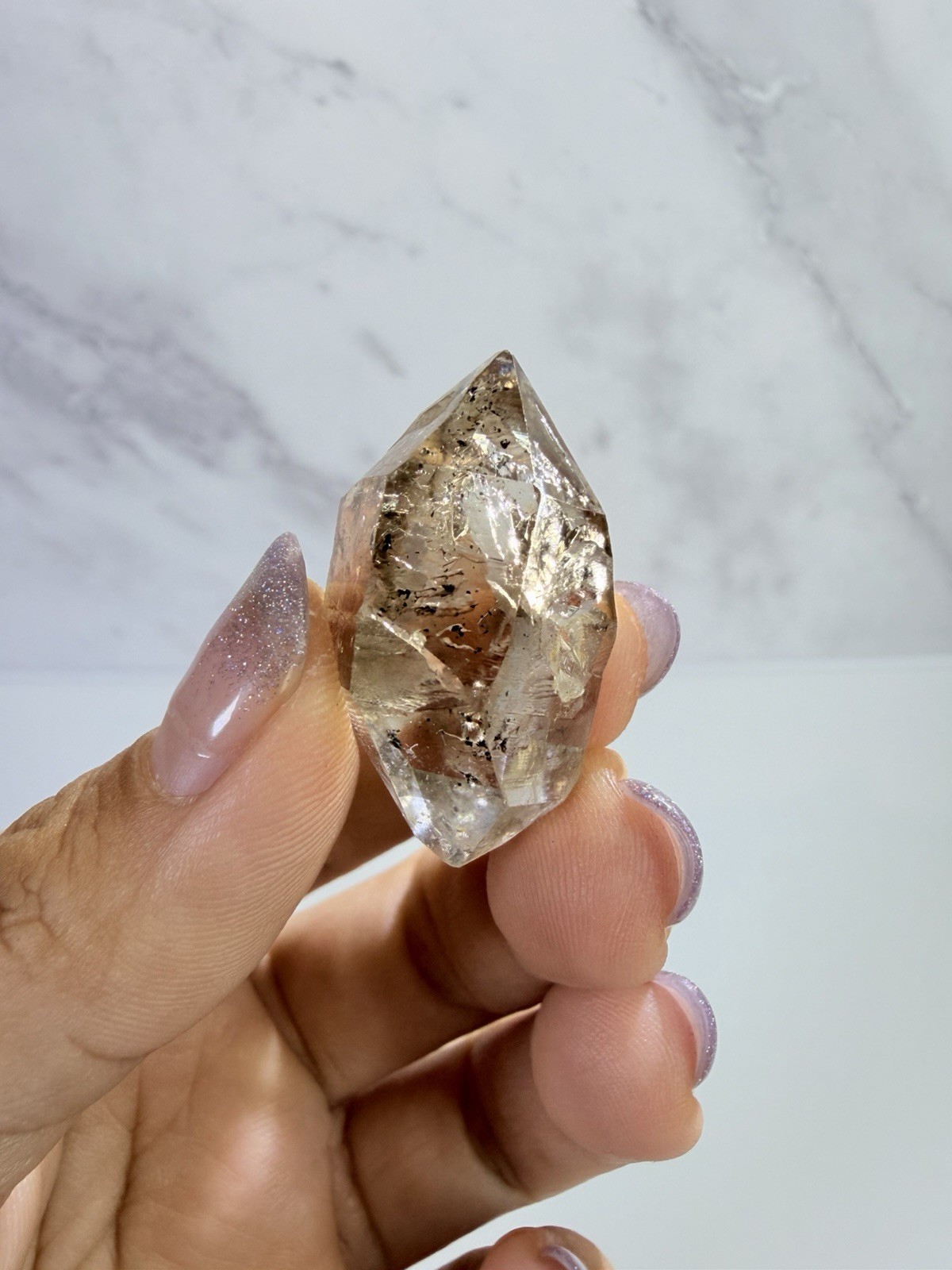 High Luster Enhydro Quartz w/ Moving Bubble &/or Carbon/Black Inclusions,A517
