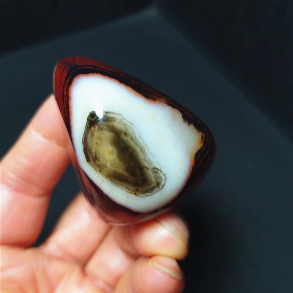 TOP 75.8G Natural Polished Silk Banded Lace Stone Madagascar C1243