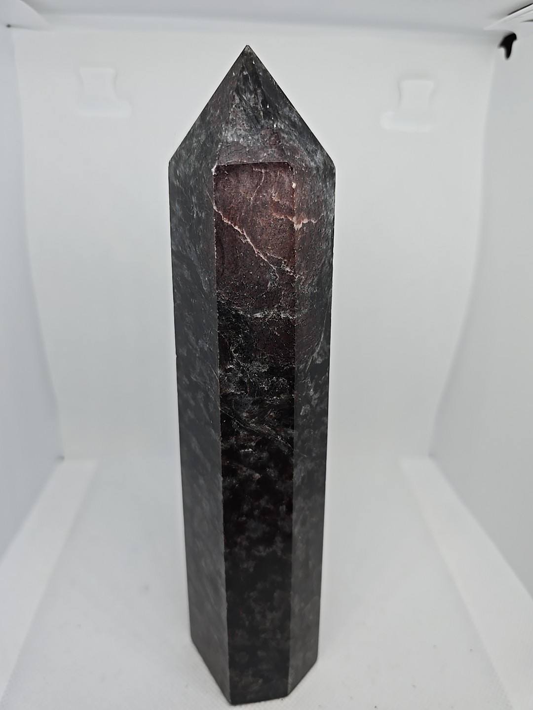 Large Garnet Indigo Gabbro Point Tower Generator