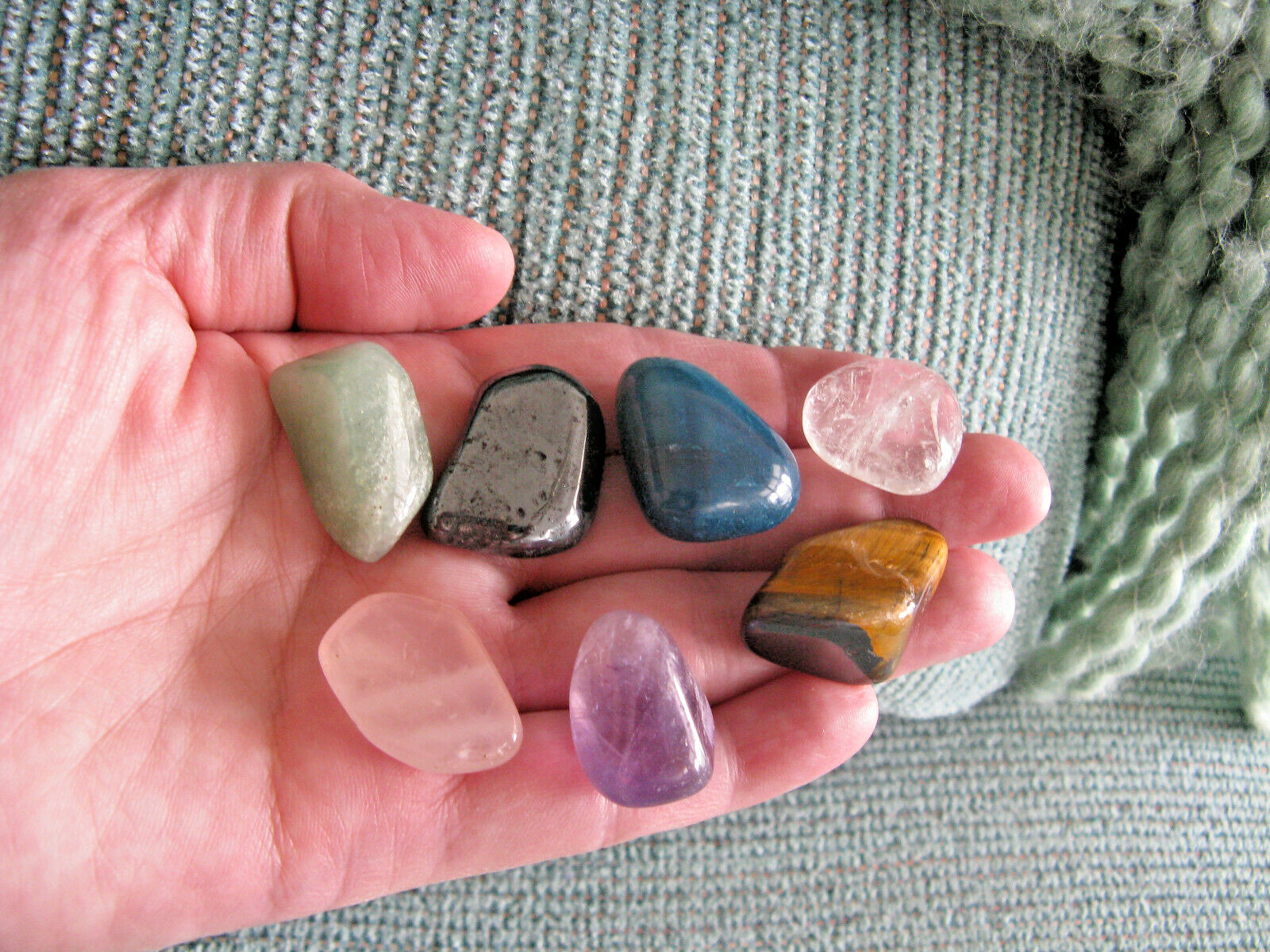 NEW NATURAL CHAKRA CRYSTAL HEALING GEMSTONE SET OF 7 w/ BAG