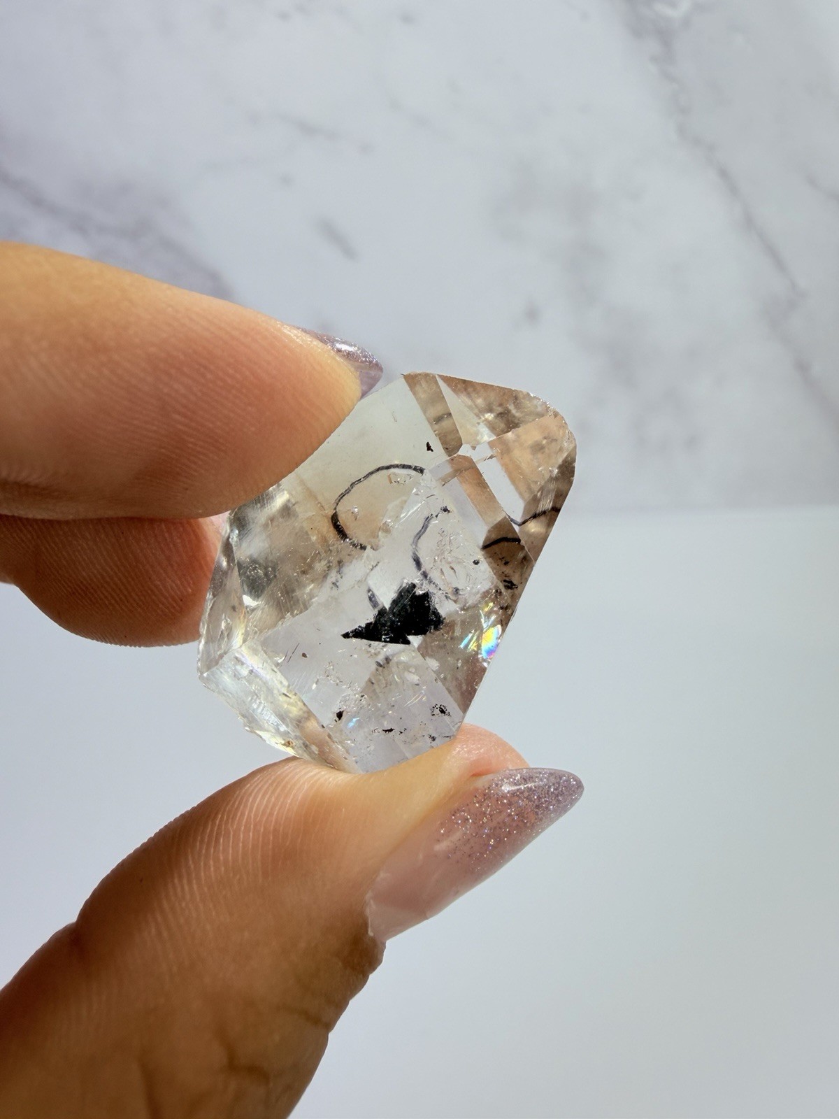 High Luster Enhydro Quartz w/ Moving Bubble &/or Carbon/Black Inclusions,A515