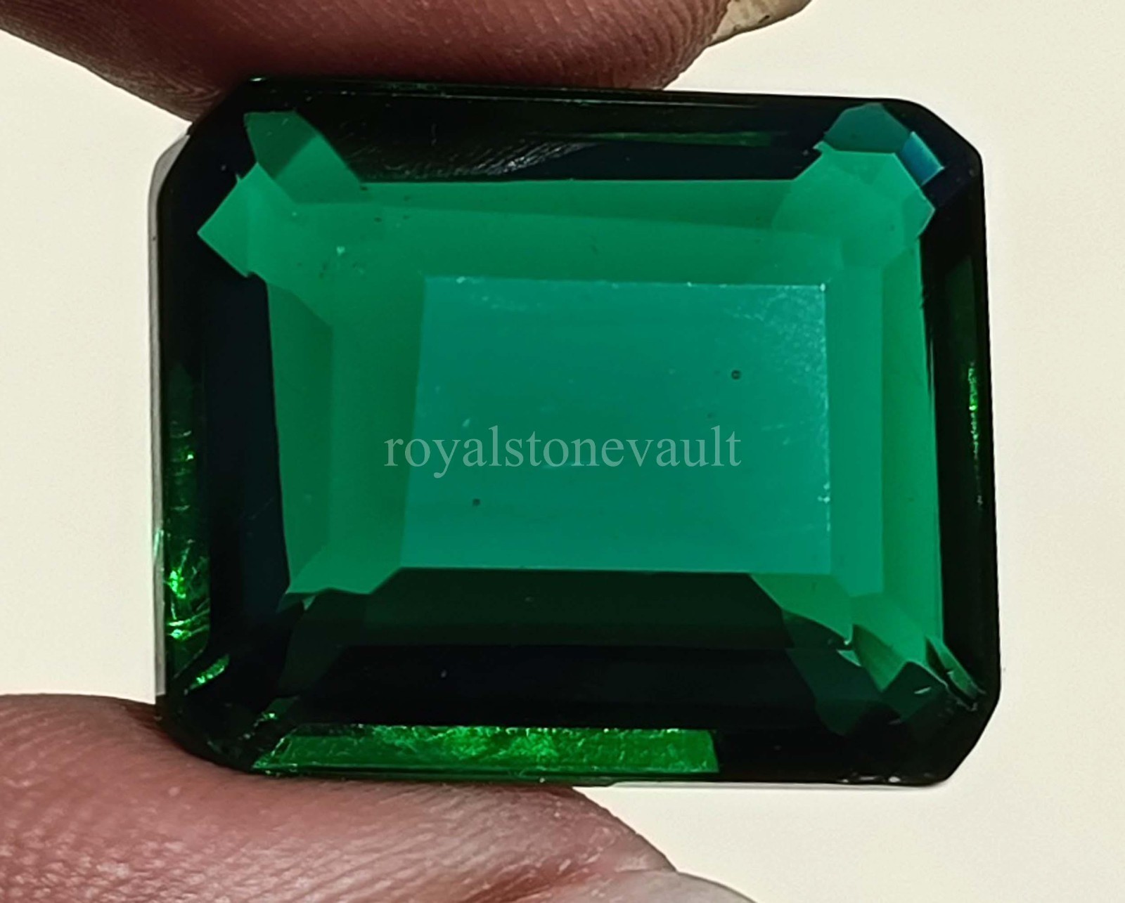 IGL Certified Emerald Shape 27.90 Ct Natural Green Emerald Loose Gemstone 5ISR