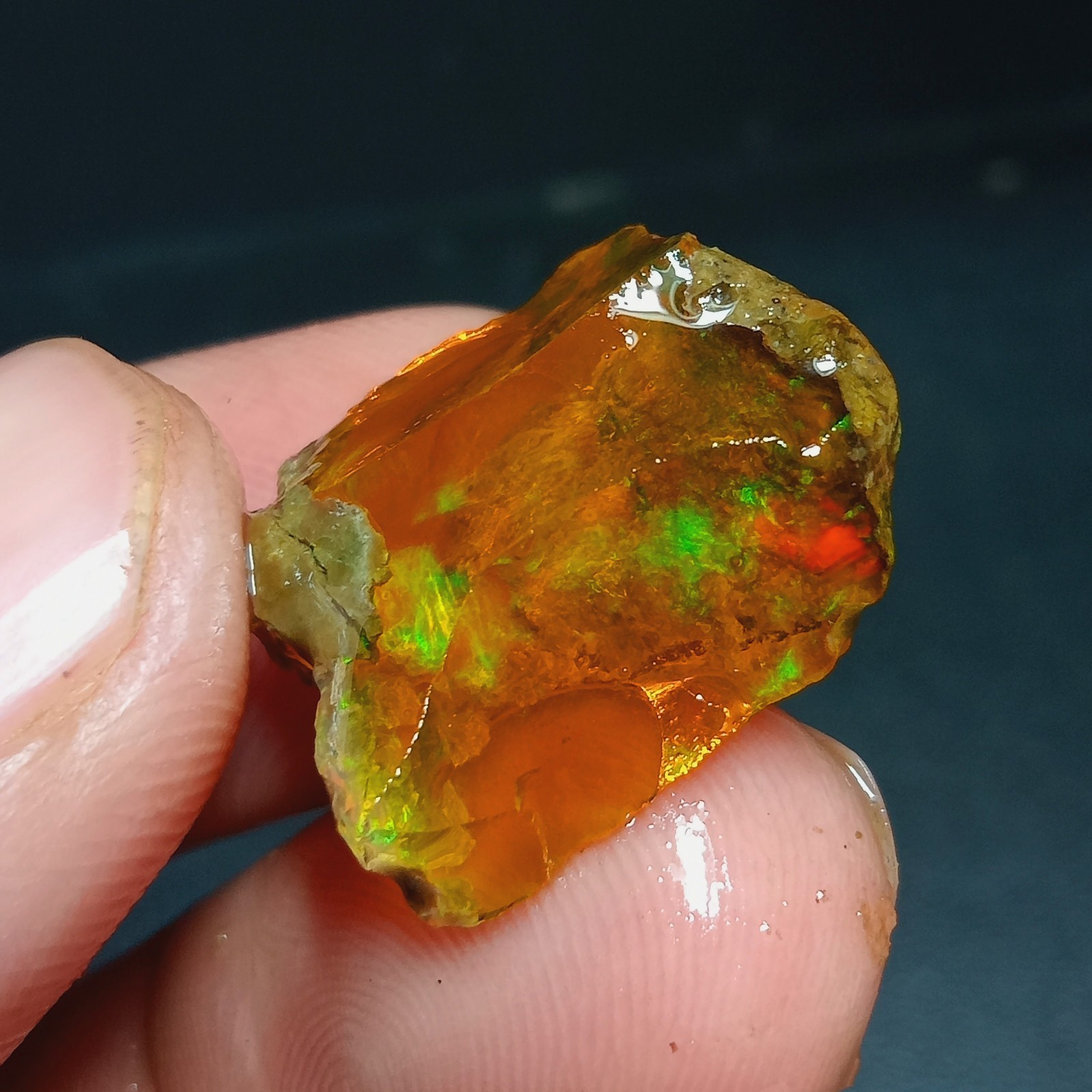 Natural Ethiopian Fire Opal Rough 14Cts Orange Green Fire 20x17x9 mm A-7