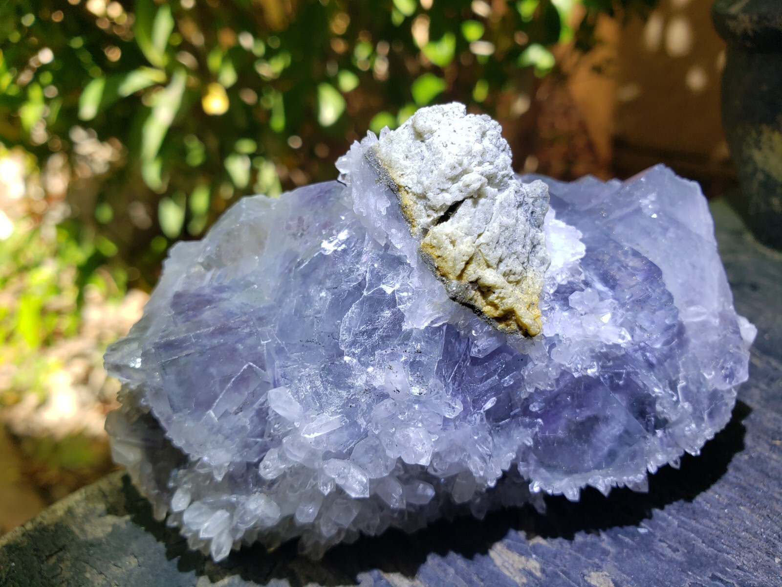 YGX Clear Blue Fluorite Cubes Rainbow Clear Quartz Crystal Cluster UV, 413g