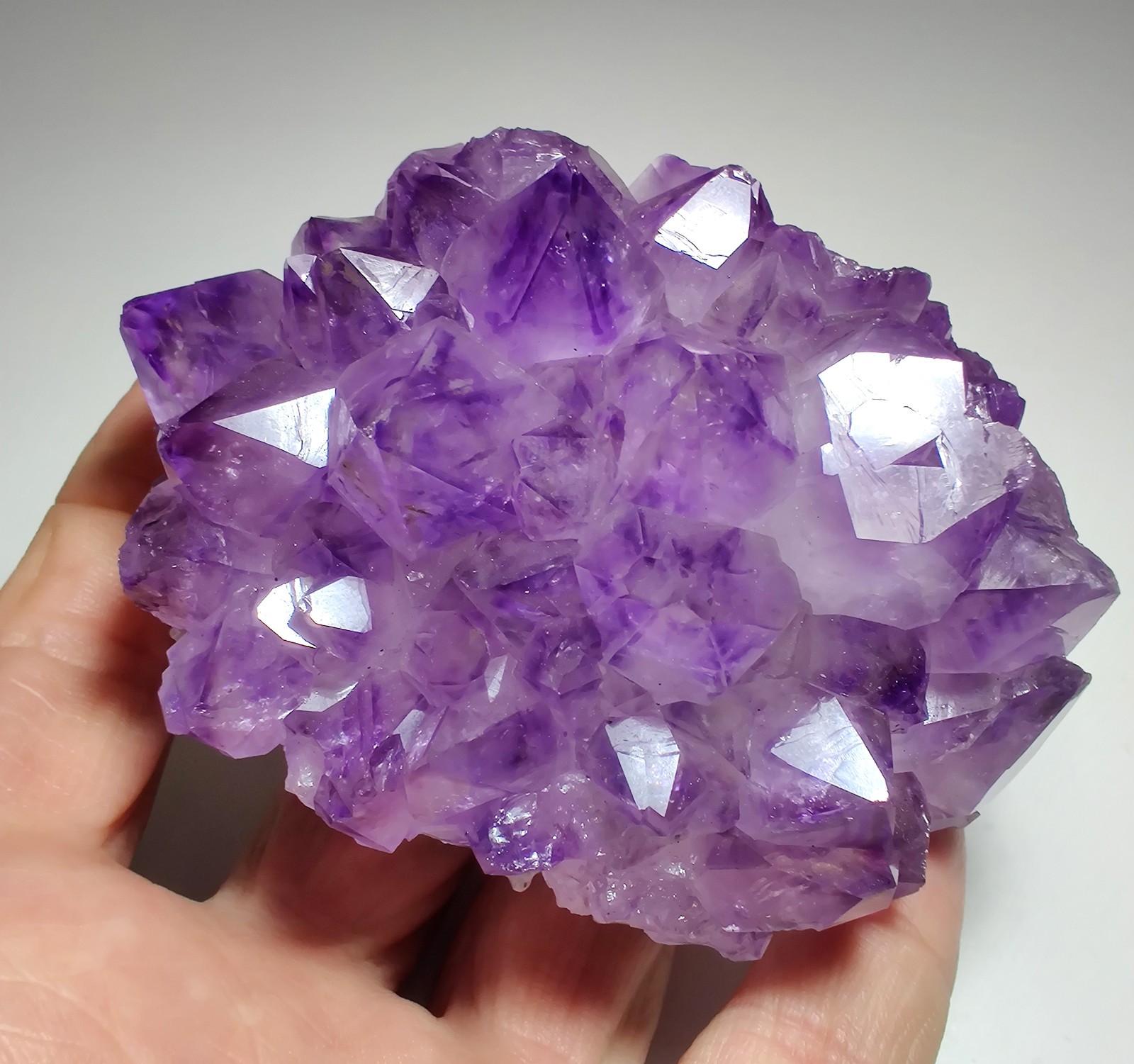 Amethyst crystals, excellent piece! Rio Grande do Sul, Brazil. 495 grams.