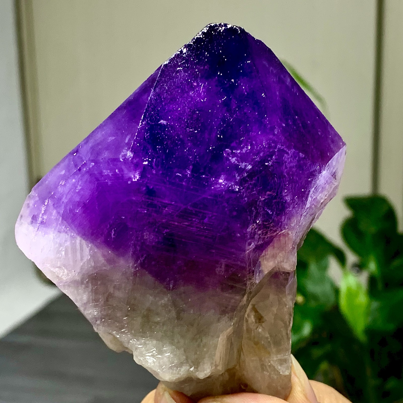 375G Natural Amethyst Quartz Crystal Single-End Terminated Wand Point Healing