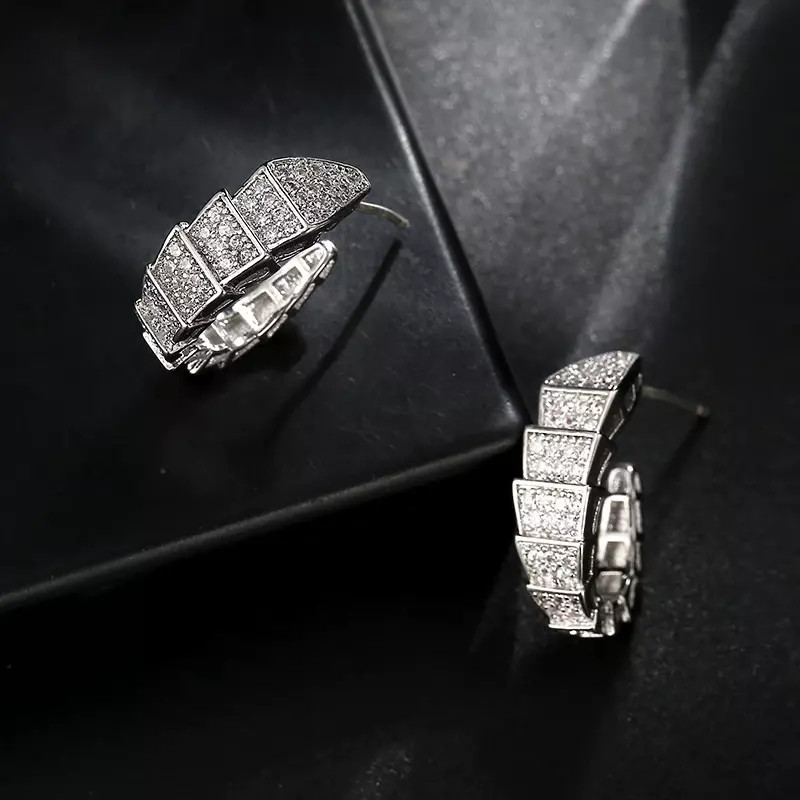 Women’s Fashion Jewelry Silver Rhinestone 3/4″ Hoop Earrings A pair