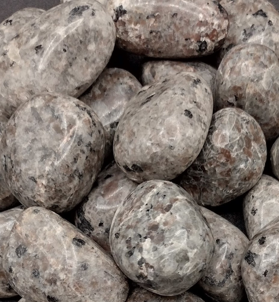 Yooperlite Tumbled Stones UV Reactive Glow Sodalite Choose Lot Size