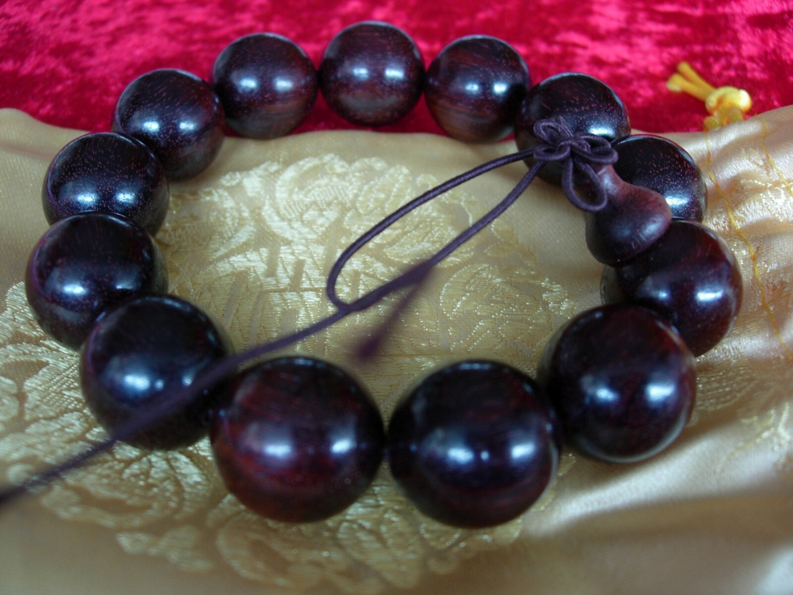 hardwood bracelet 100% natural 18 mm beads one only sample piece