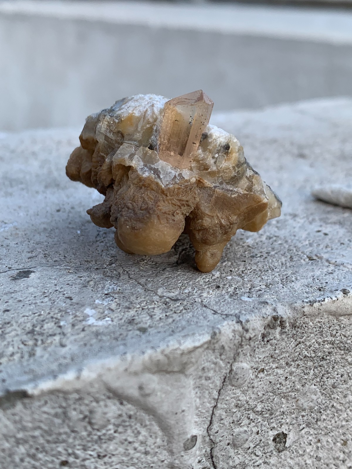 Topaz crystal specimen | Golden Etched Topaz | 30 gram | 1.3cm*0.7cm*0.6cm