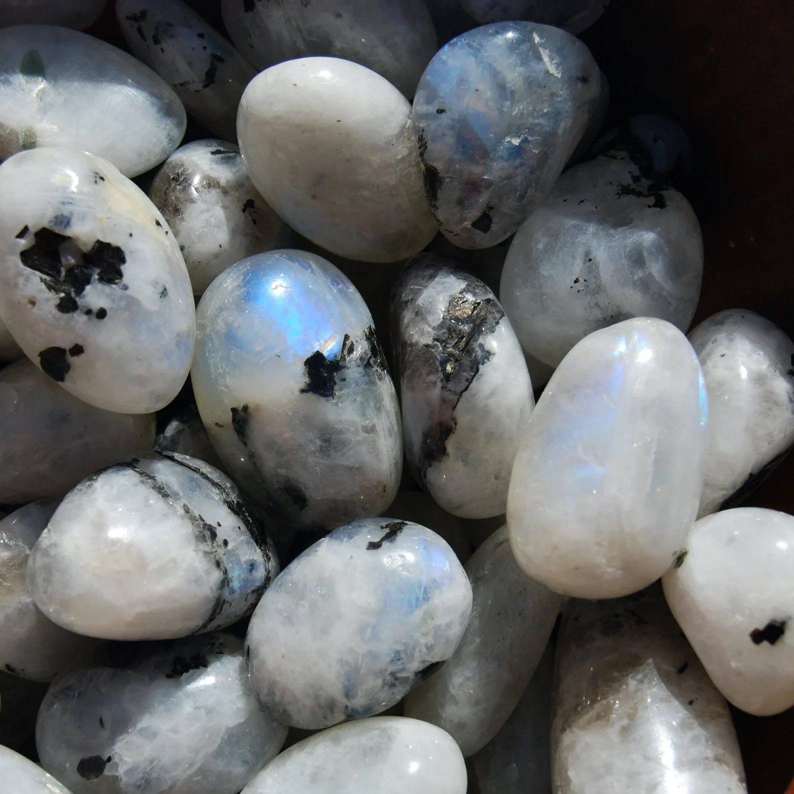 3pcs Black Rainbow Moonstone Tumbled Stones Palm Stone Worry Stone Art Display