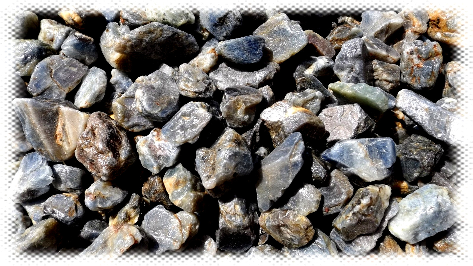 2 lbs : Authentic Blue Sapphire Corundum Natural Rough Gemstone Crystal Pieces