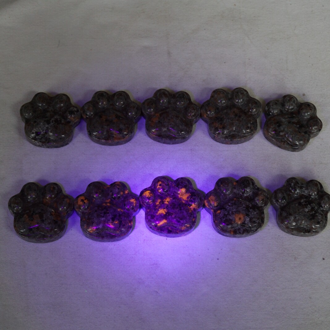 10Pcs Yooperlite Fire Stone Crystal Cat Claw Flashing Flame Under Ultraviolet