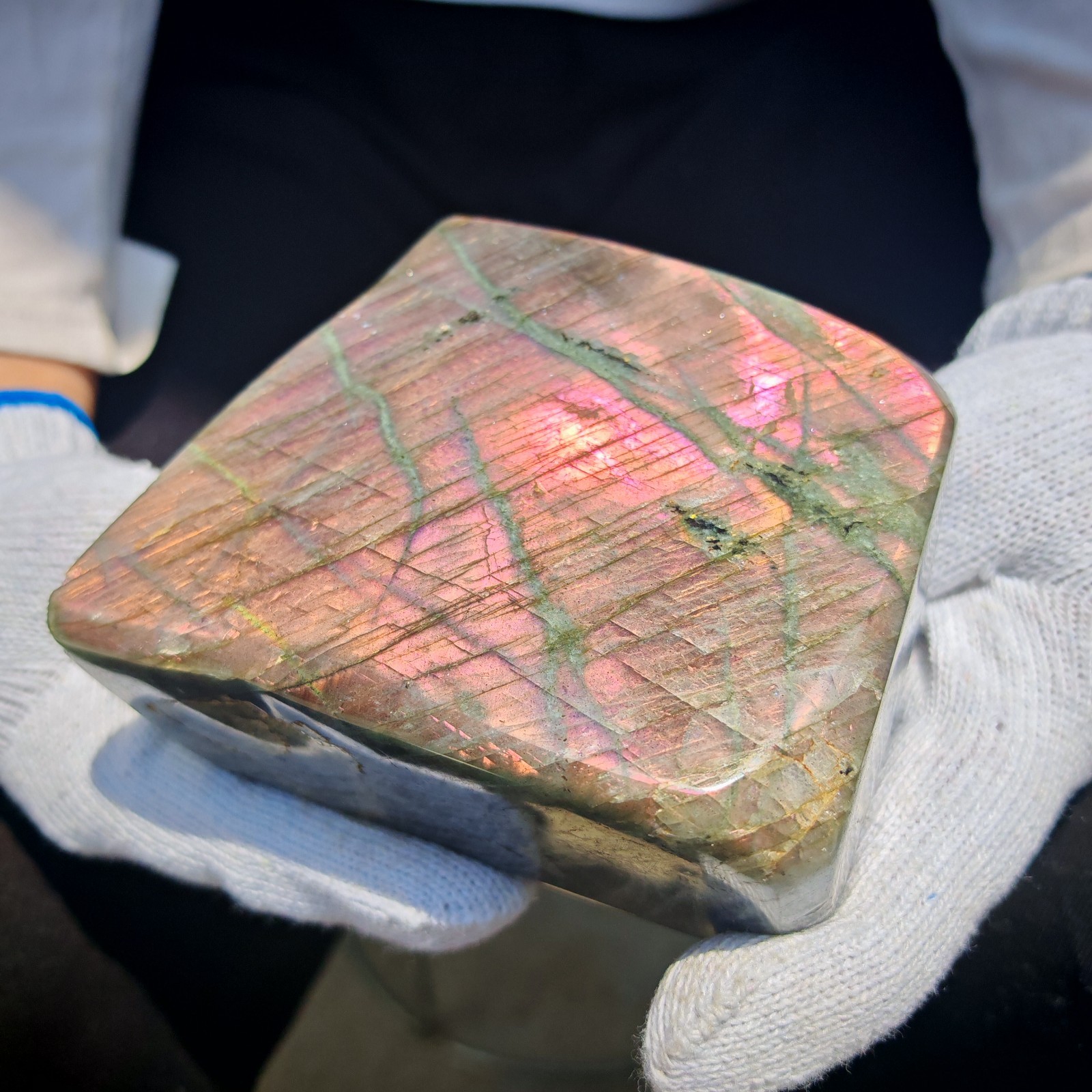 2.64LB RARE Natural crystal Labradorite that emits purple light beauty
