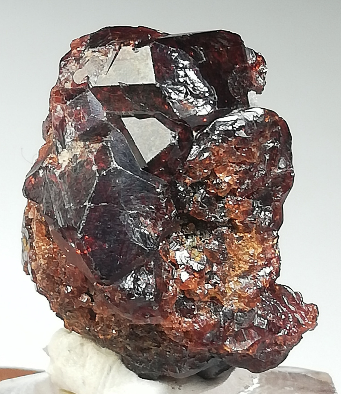 44 CARATS NATURAL RED GARNET CRYSTALS CLUSTER FROM PAKISTAN, (Ag-71),