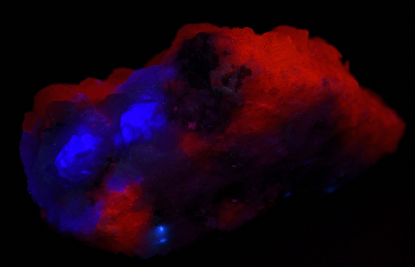 Excellent Calcite crystals with Fluorite, UV. Yaogangxian Mine, China. 57 grams.
