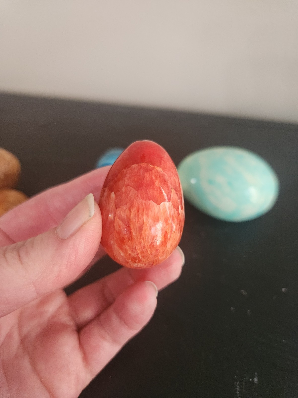 Group of 6 Stone / Ceramic Decorative Eggs – 1 Made in Italy