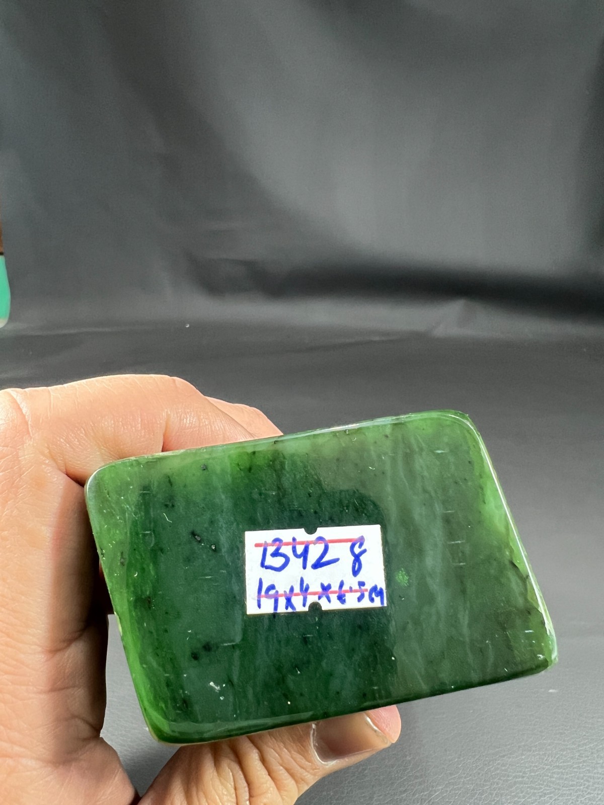 1342g Nephrite Jade Freeform – 19x4x6.5 cm, Translucent Stone, Natural Polished
