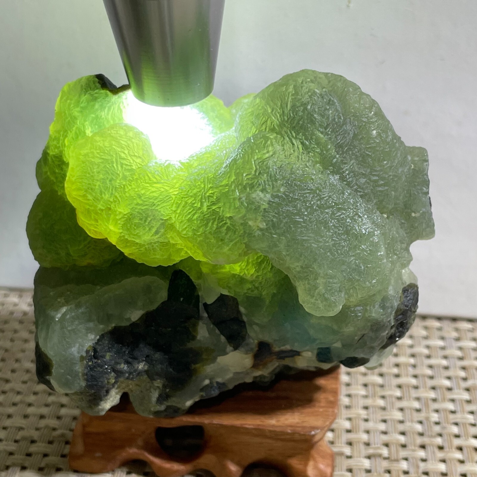Natural green chalcedony grape agate crystal specimen Indonesia 472g b104