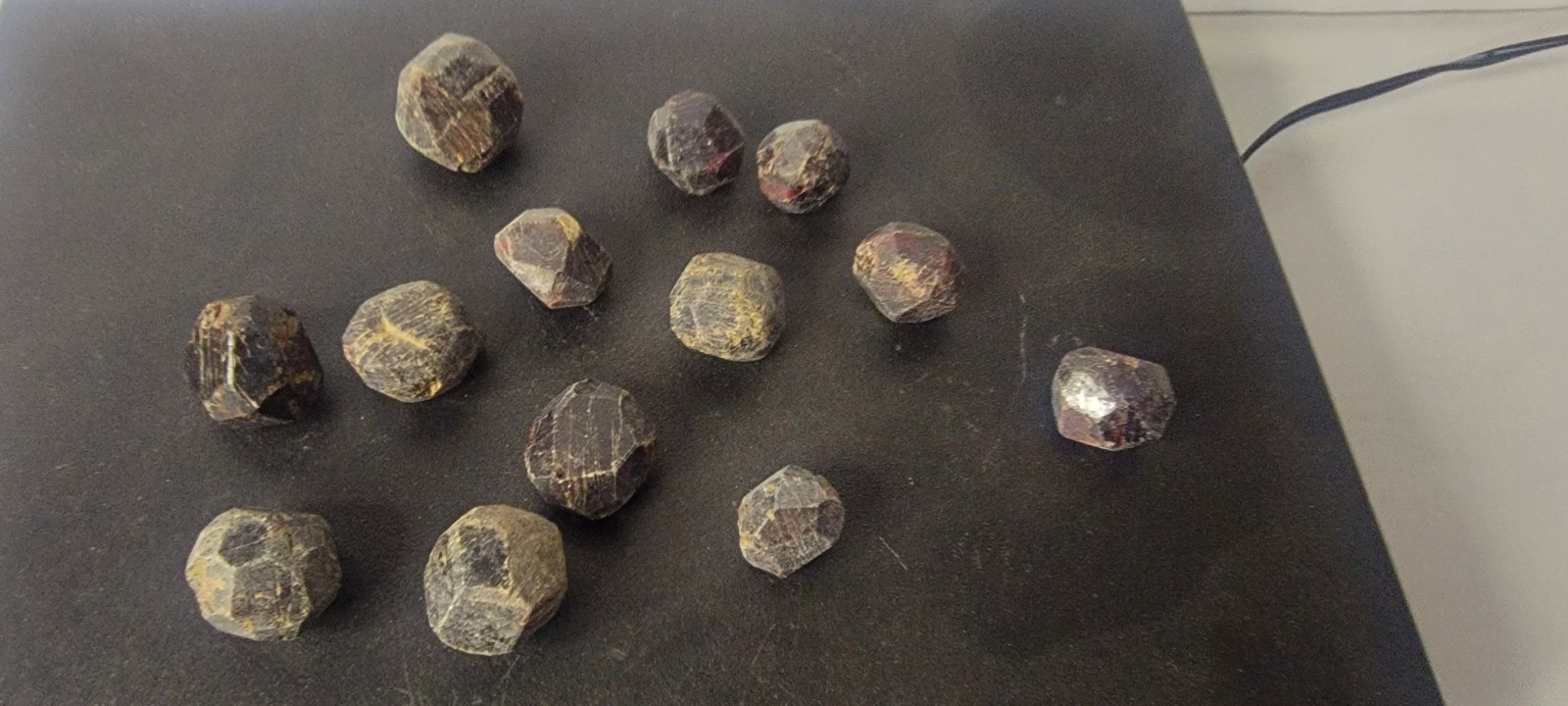 Lot Of Garnet crystals Roughly 100 grams Raw Natural Unpolished Uncut